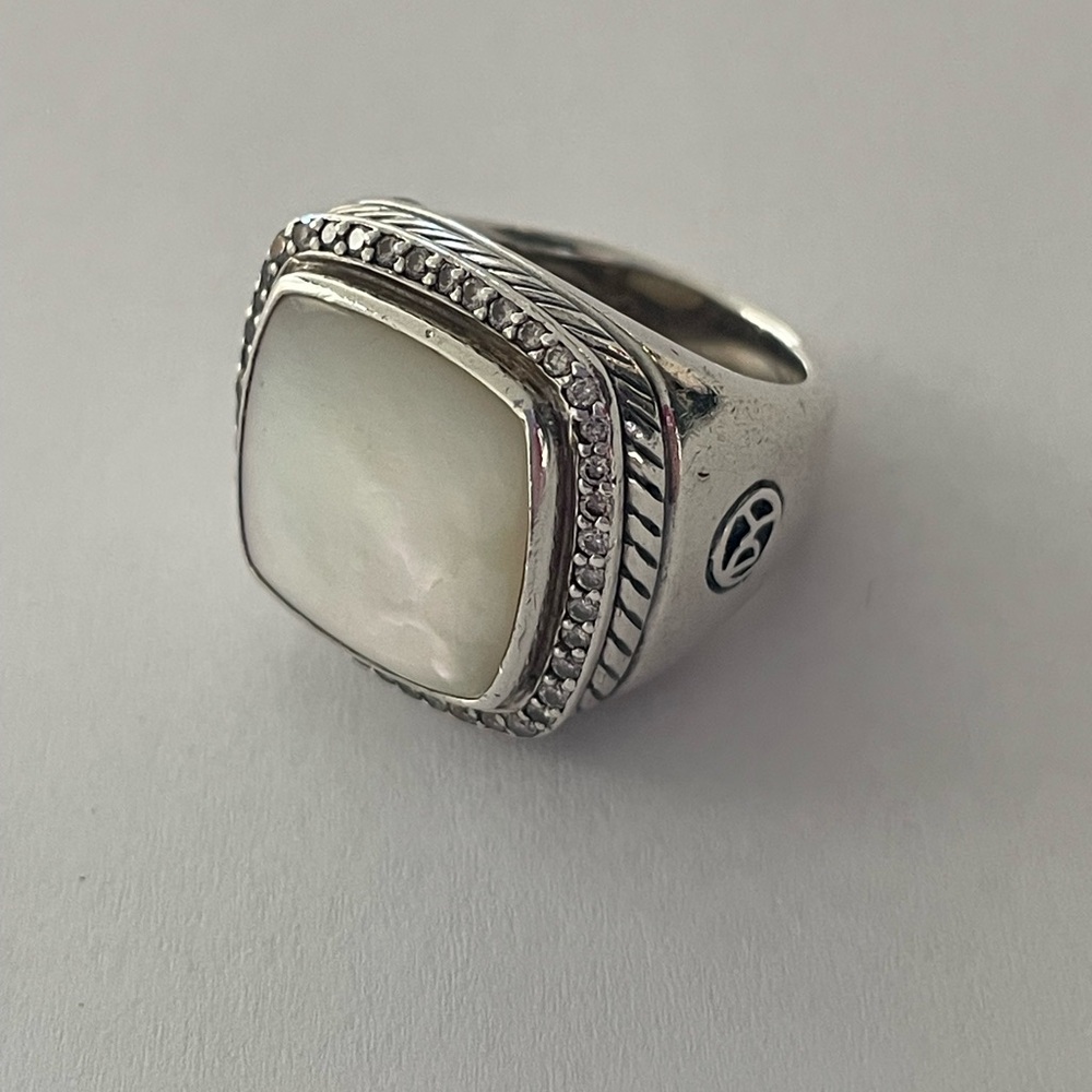 David Yurman solid shank 14mm mother of pearl & diamond. Albion Ring -size 6.